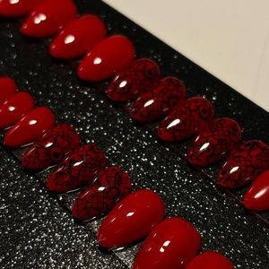 Short Almond Black and Red Press on Gel Nails